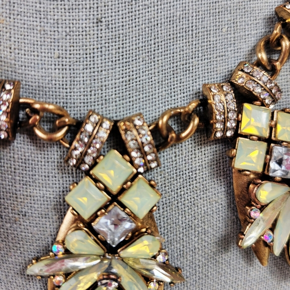 Pastel Green Statement Necklace Antique Gold-tone Deco AB Rhinestone Acc… - Picture 10 of 12